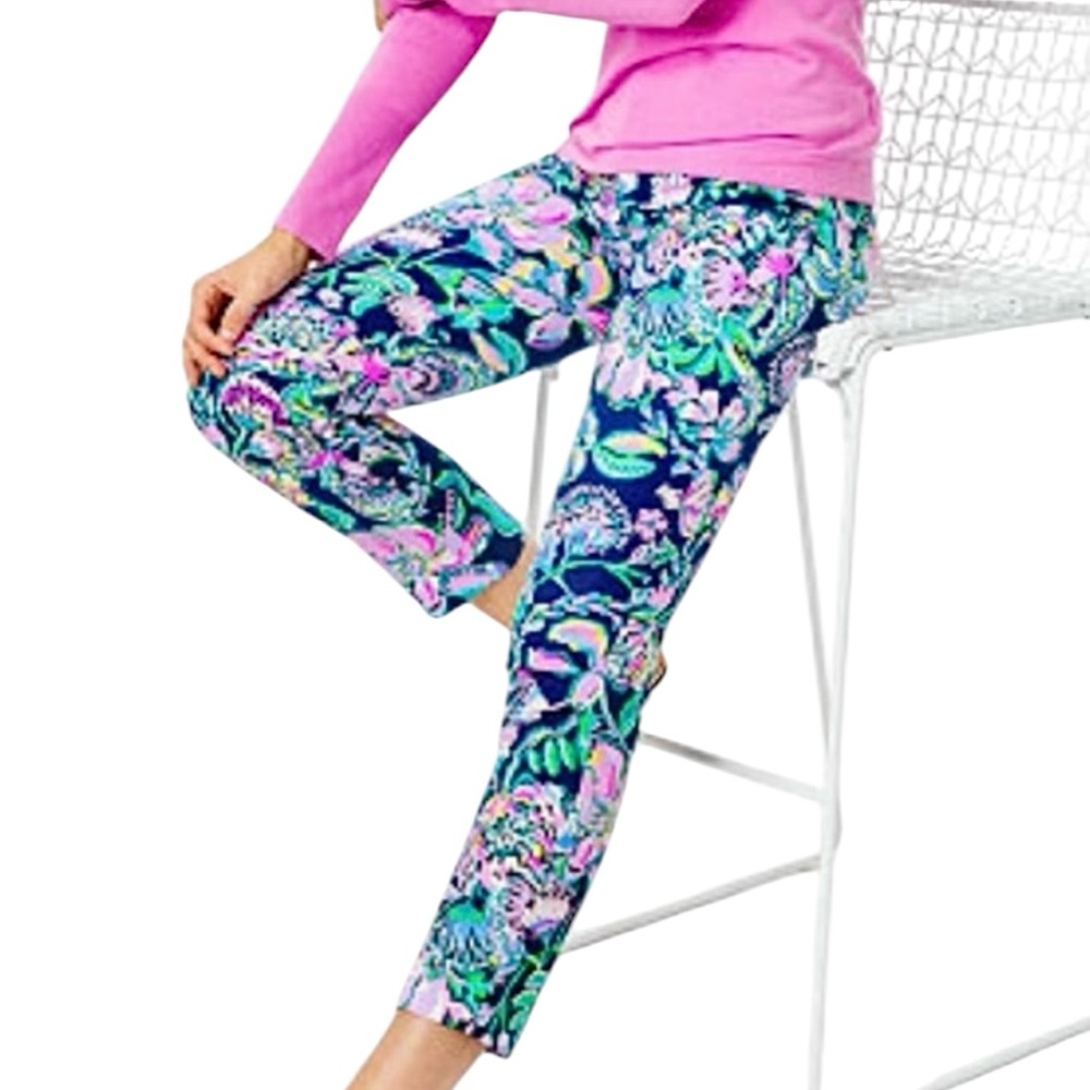 Lilly Pulitzers High Tide Navy & Pink Floral Print She’s Got Sol Kelly Pants